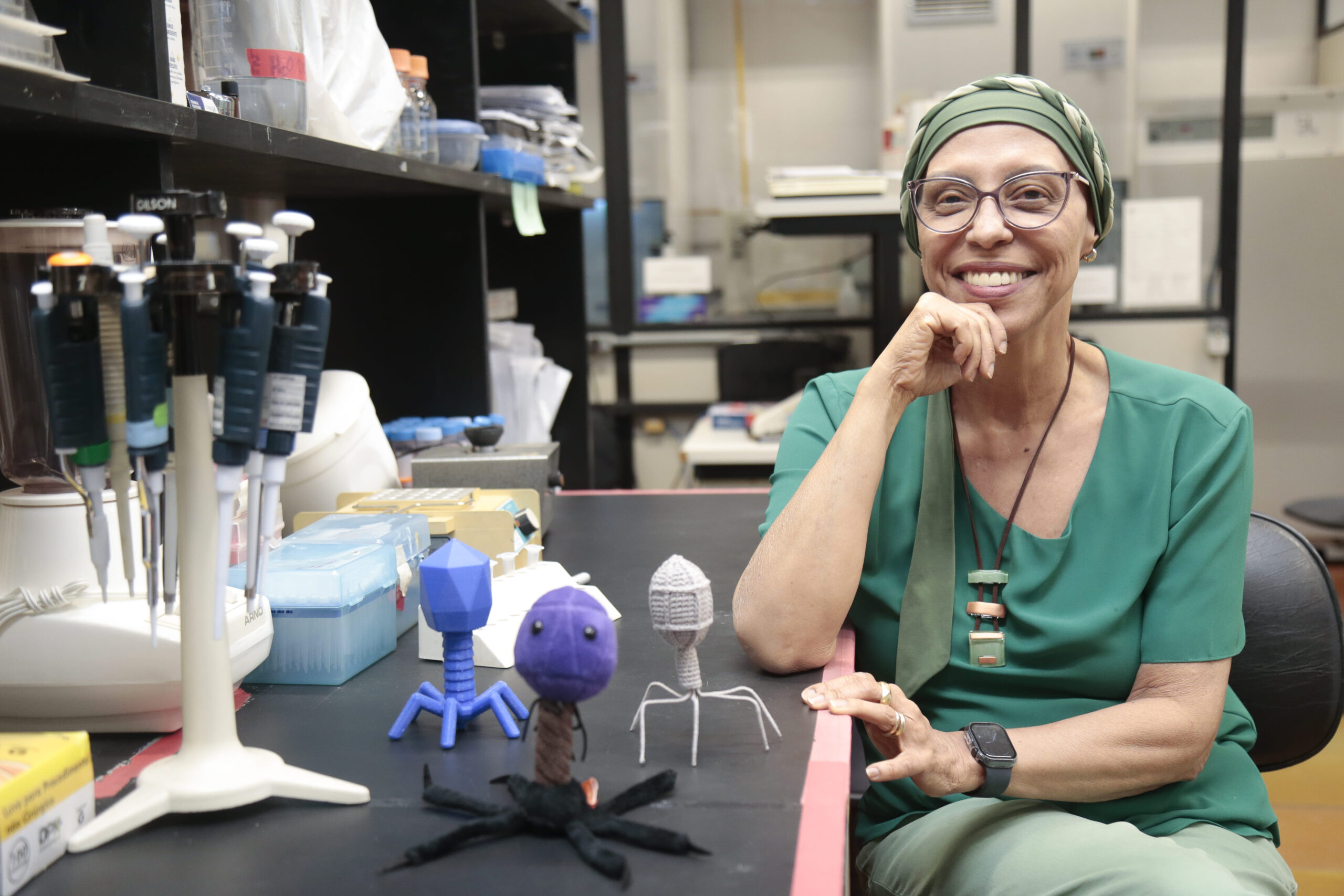 Read more about the article (Português) “Um ecossistema”: Aline Maria da Silva é homenageada pela comunidade IQ-USP