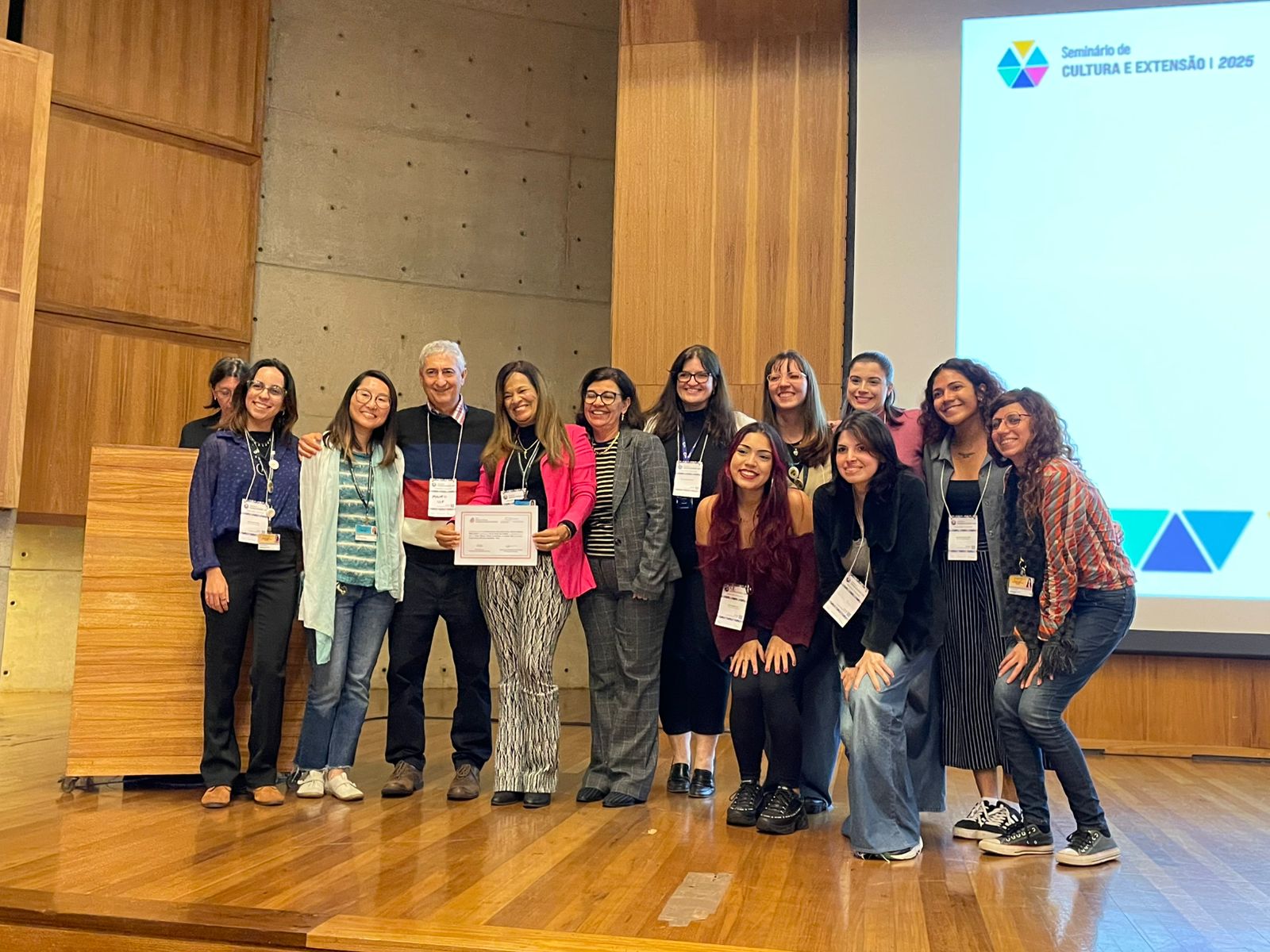 Leia mais sobre o artigo Projeto #Adote é premiado em evento da USP por excelência em extensão universitária